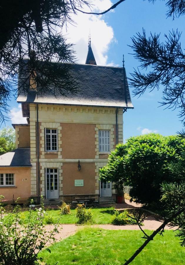 Le Manoir Sequoia Airvault Exterior foto
